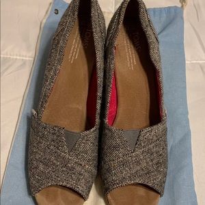 Tom’s Wedge Sandal